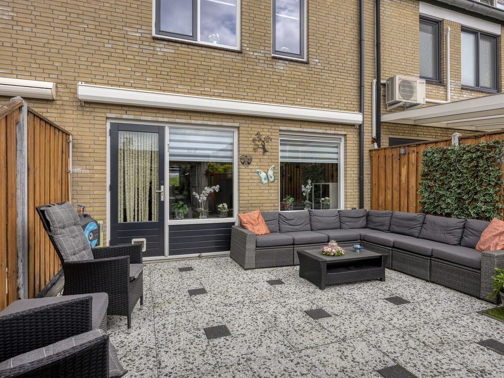 Middenbaan-Zuid 556, Hoogvliet
