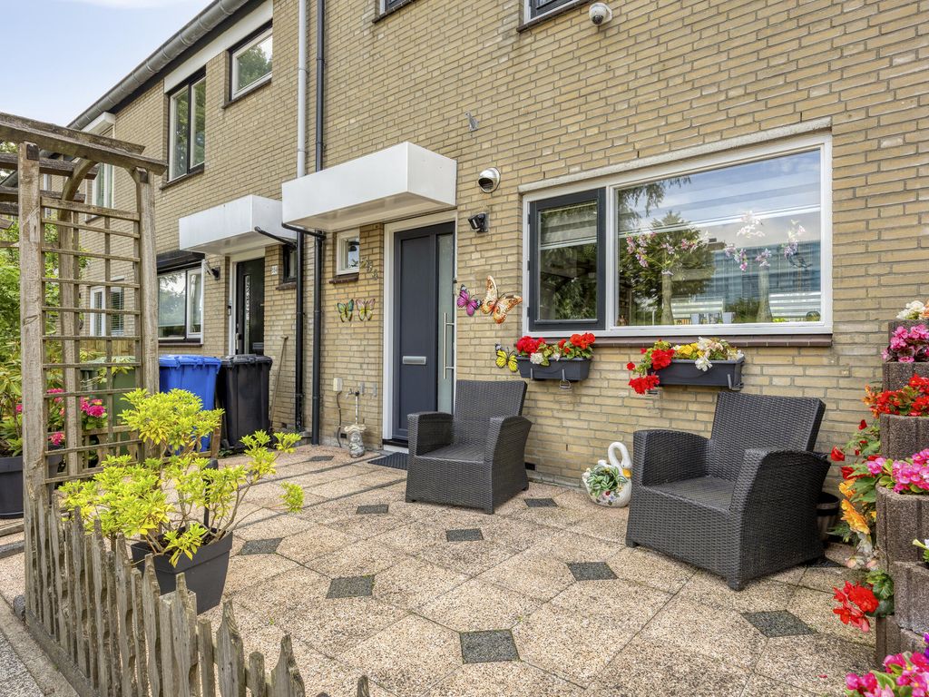 Middenbaan-Zuid 556, Hoogvliet