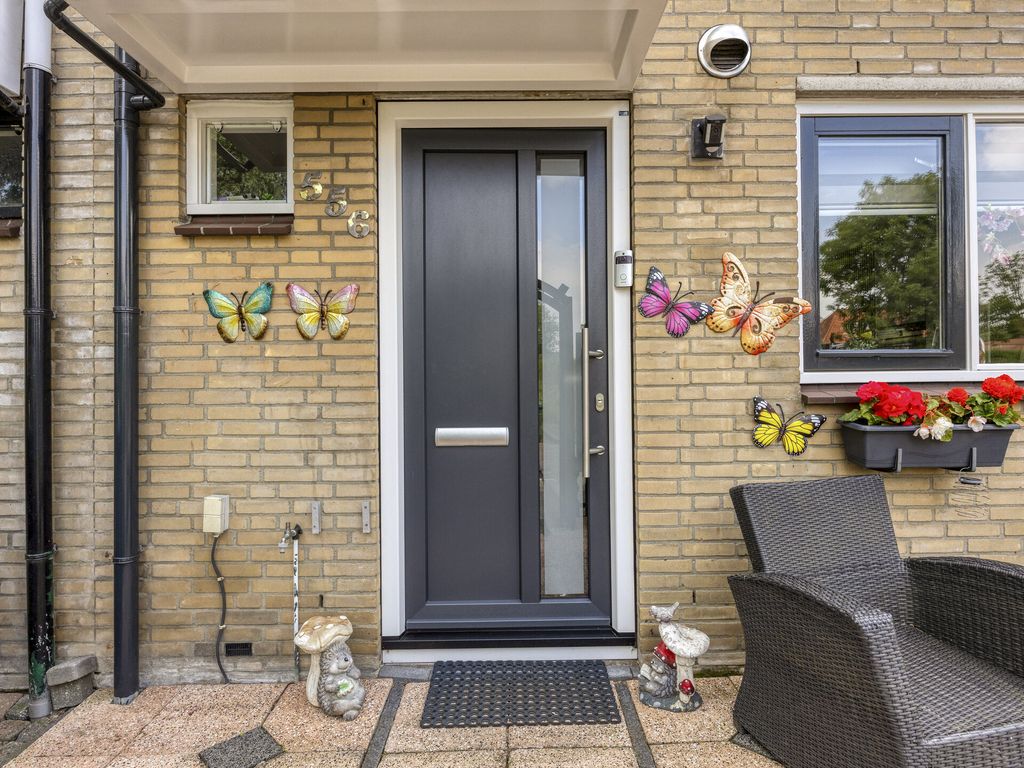 Middenbaan-Zuid 556, Hoogvliet