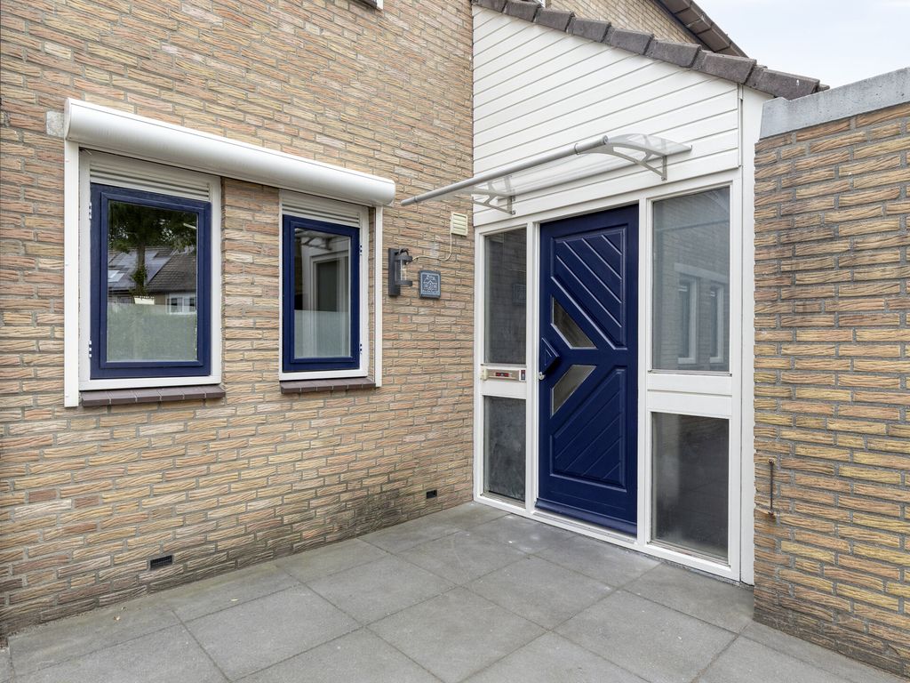 Meerkoet 45, Hoogvliet