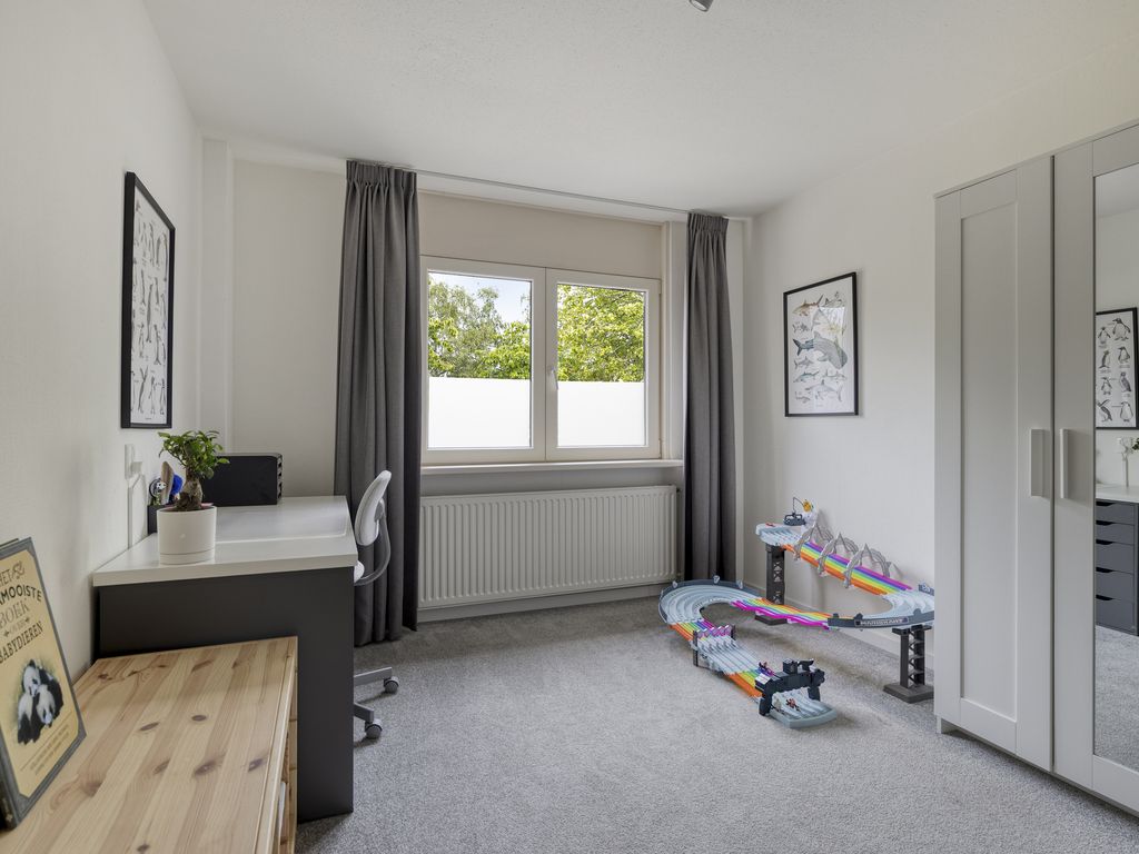 Meerkoet 45, Hoogvliet