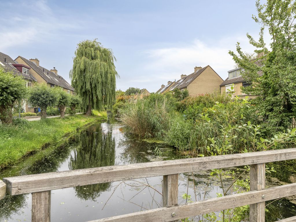 Meerkoet 45, Hoogvliet