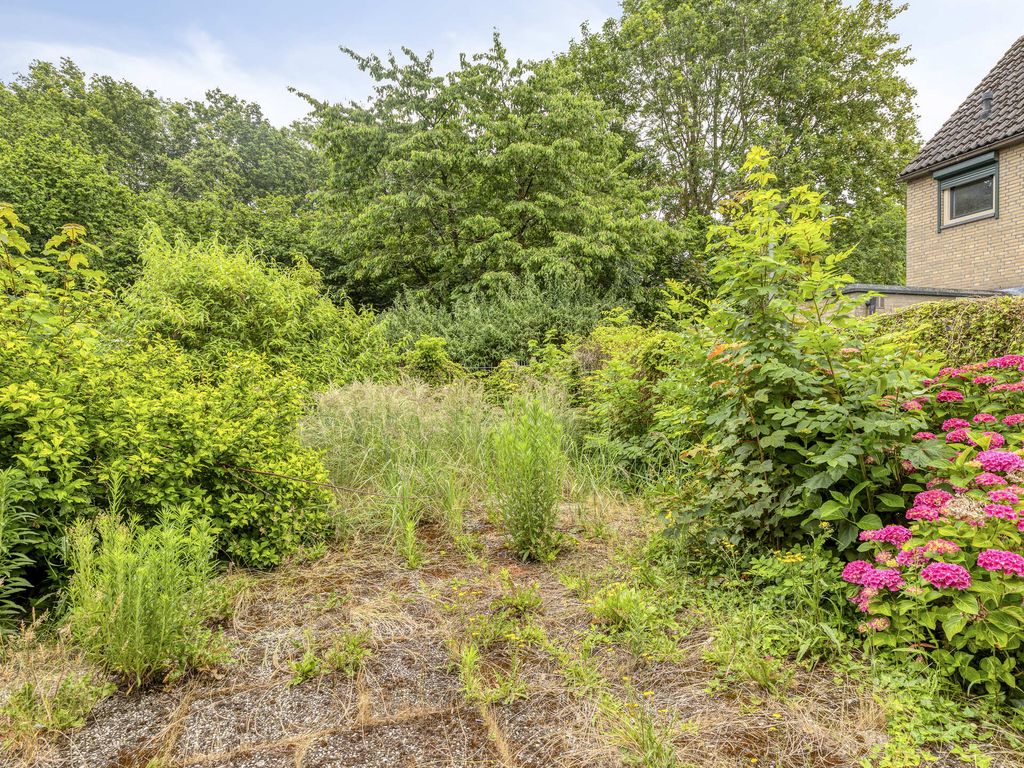 Nachtegaal 12, Hoogvliet