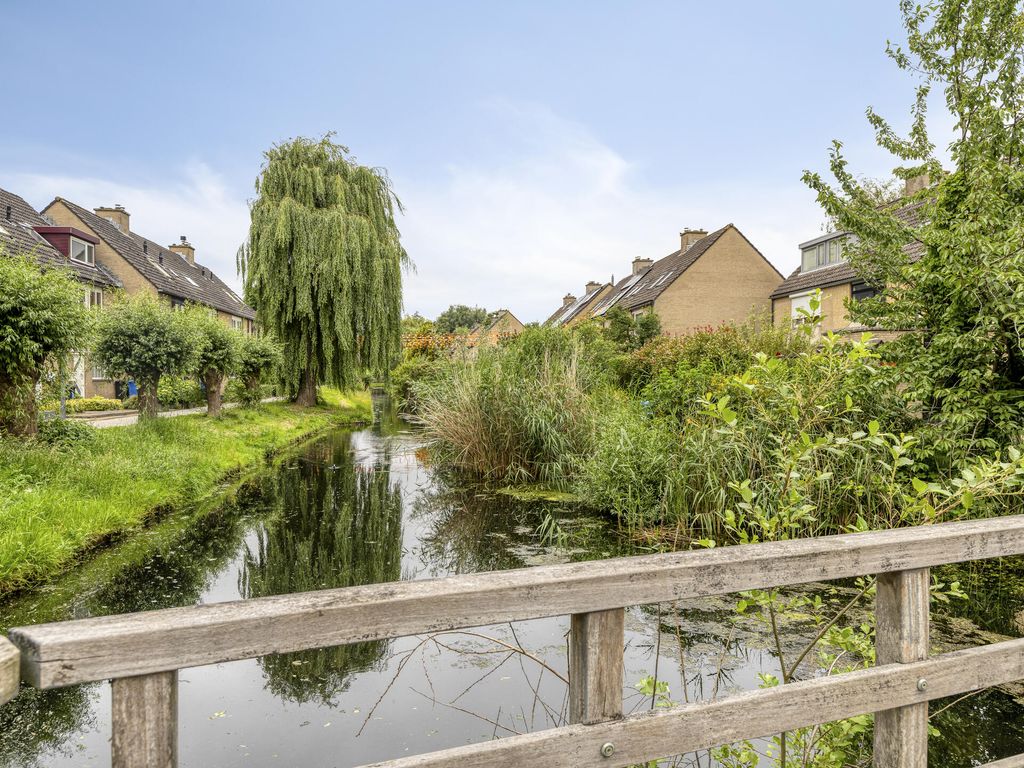 Nachtegaal 12, Hoogvliet