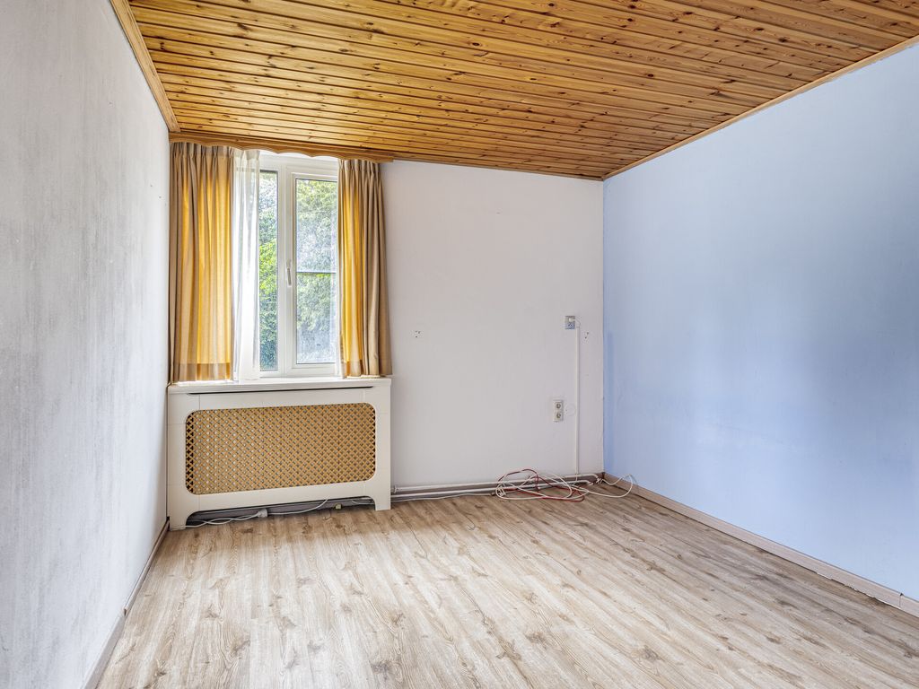 Nachtegaal 12, Hoogvliet