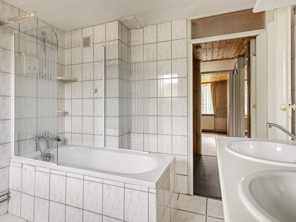 Nachtegaal 12, Hoogvliet