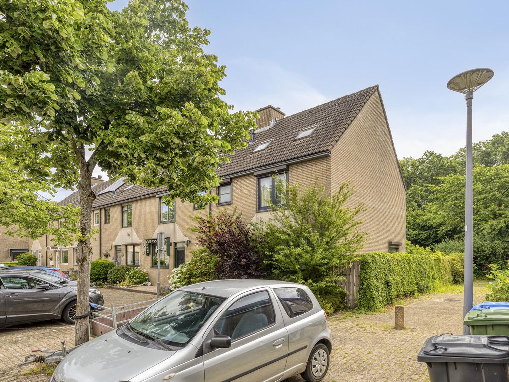 Nachtegaal 12, Hoogvliet