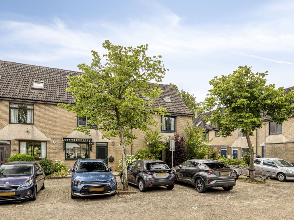 Nachtegaal 12, Hoogvliet