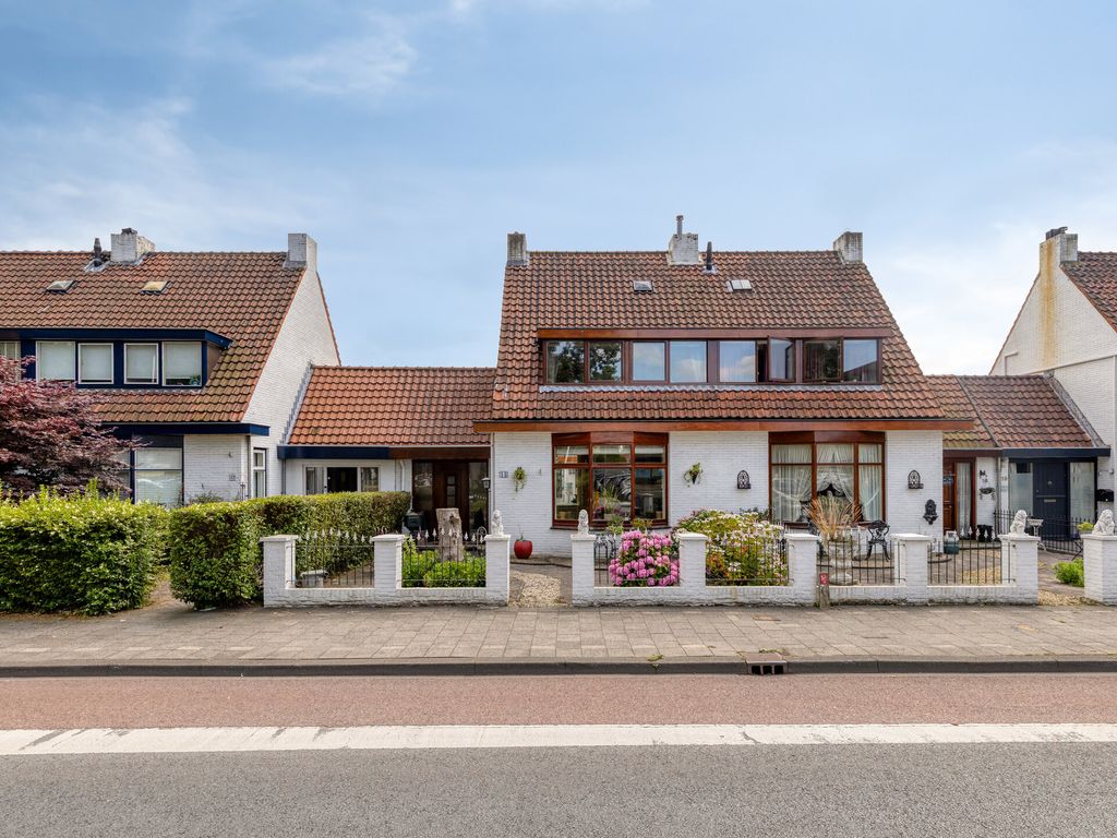 Oude Wal 14, Hoogvliet