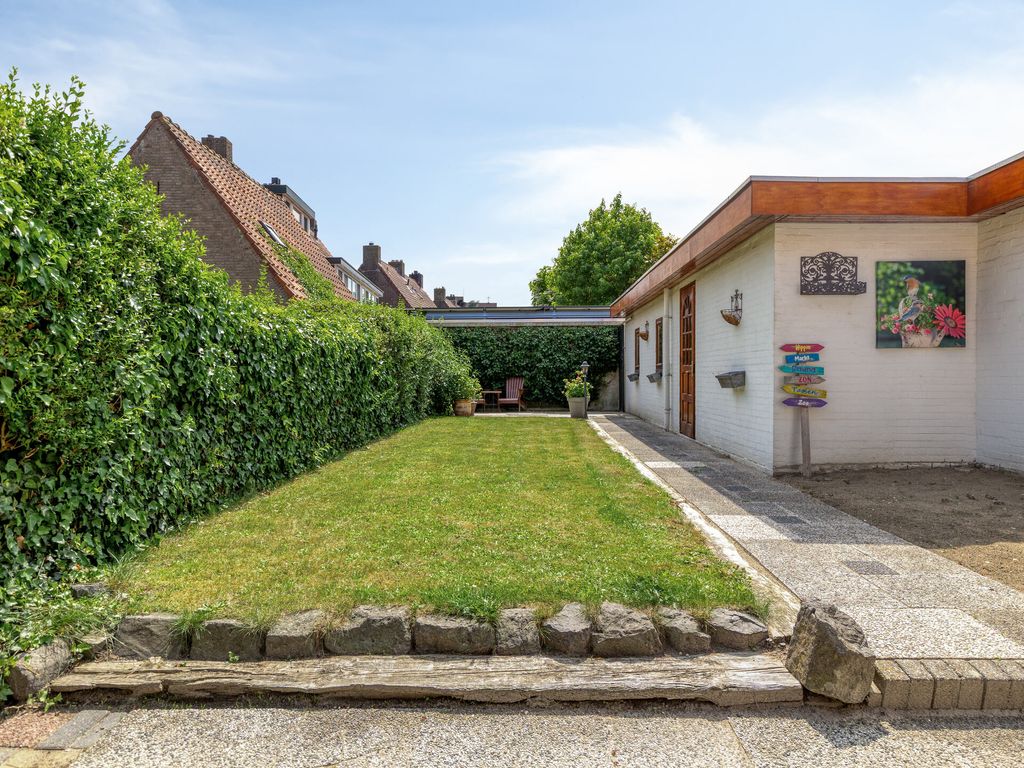 Oude Wal 14, Hoogvliet