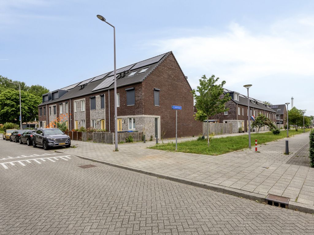 Juliettepad 11, Hoogvliet