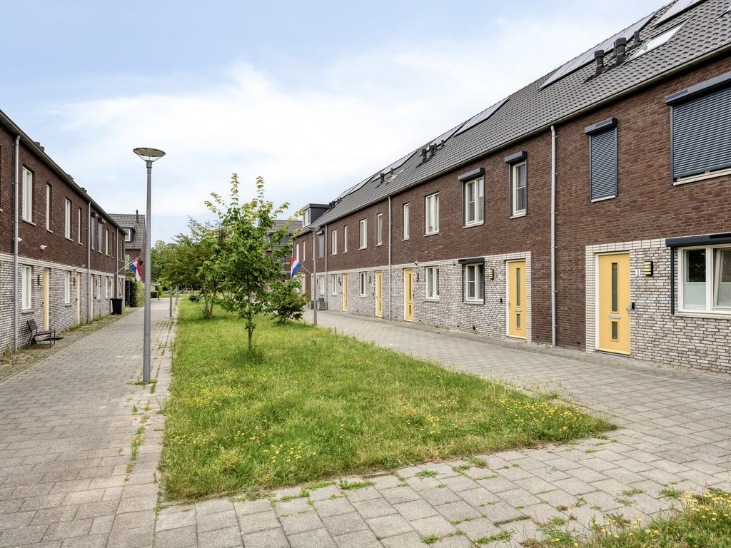 Juliettepad 11, Hoogvliet
