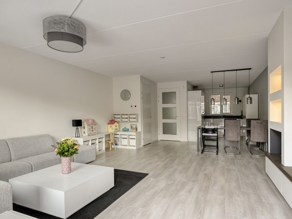 Juliettepad 11, Hoogvliet