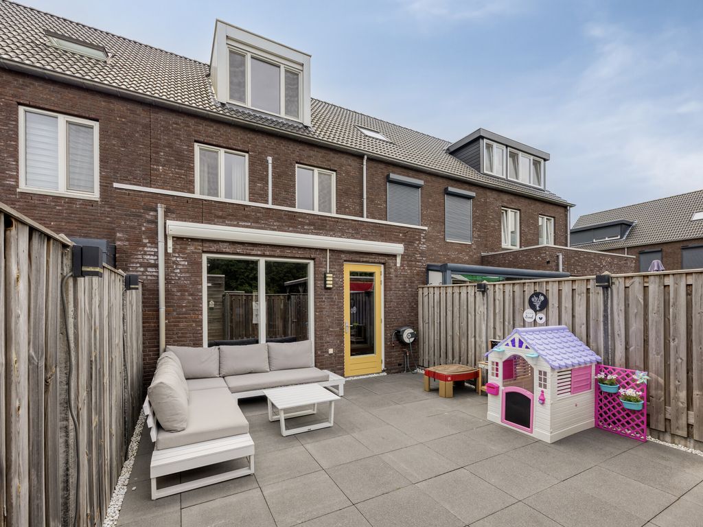 Juliettepad 11, Hoogvliet