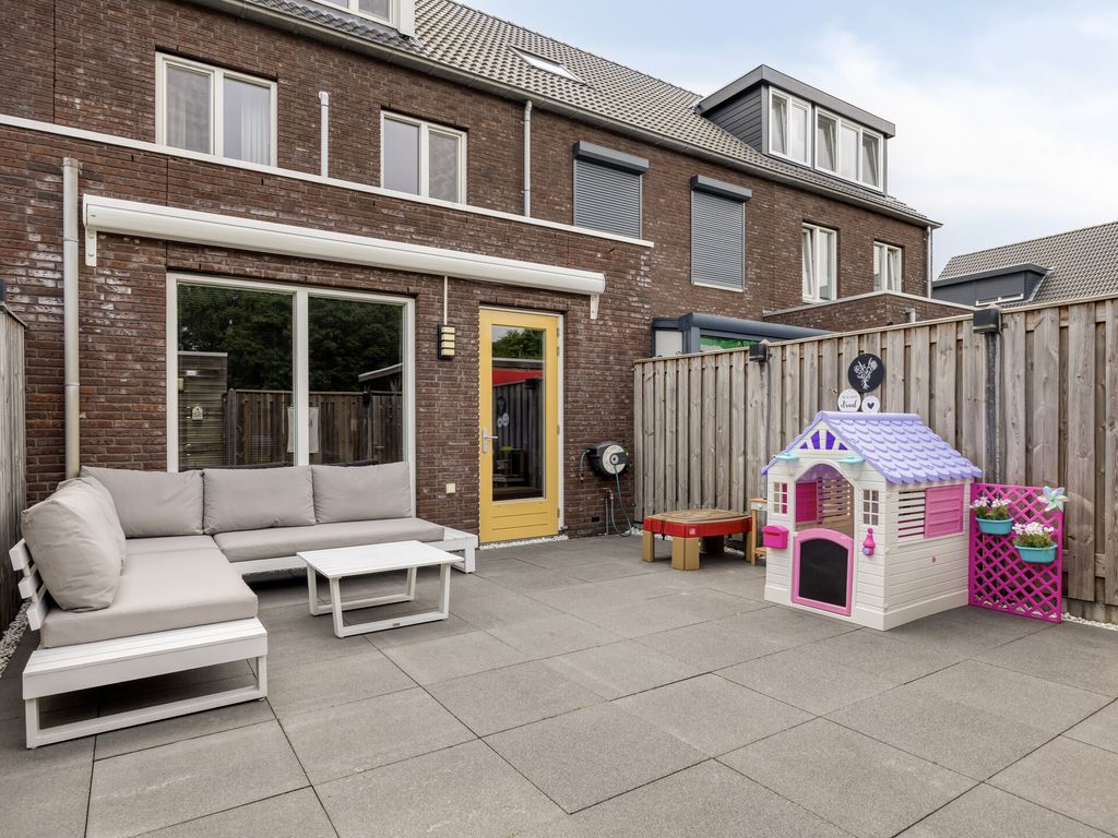 Juliettepad 11, Hoogvliet
