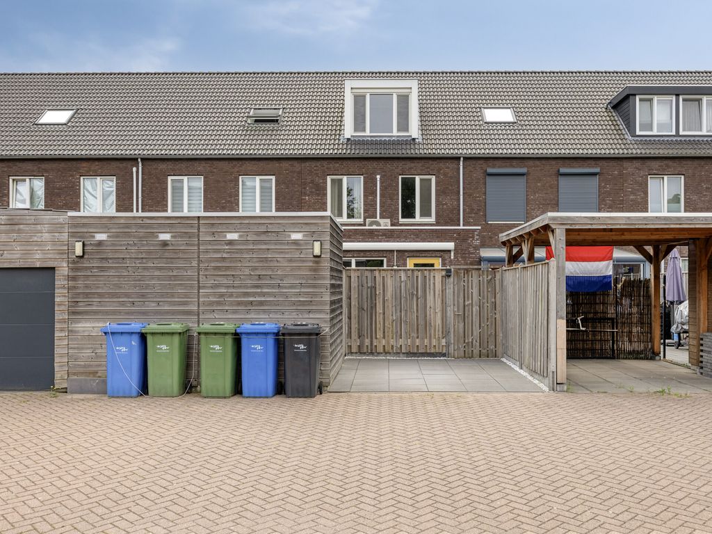 Juliettepad 11, Hoogvliet