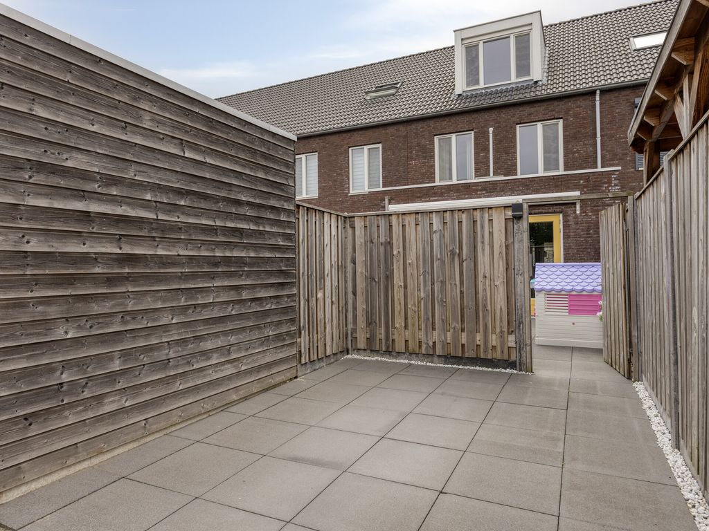 Juliettepad 11, Hoogvliet