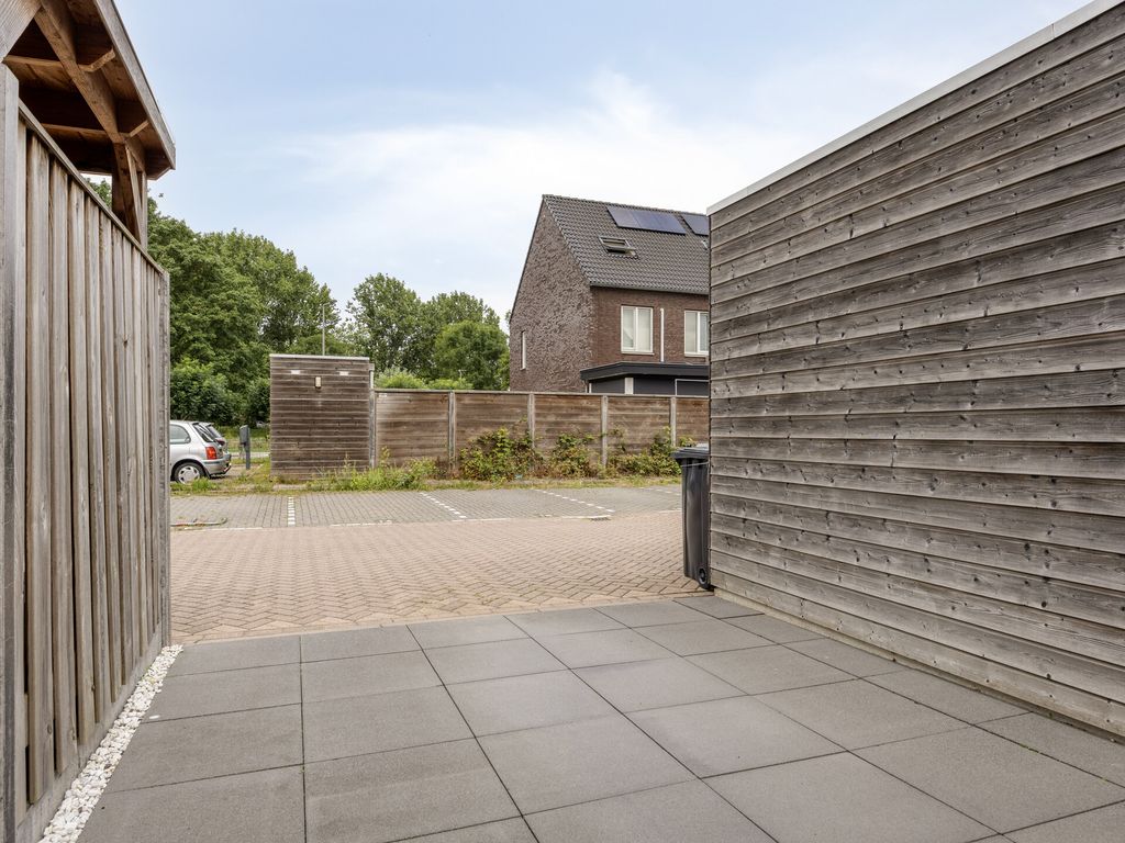 Juliettepad 11, Hoogvliet