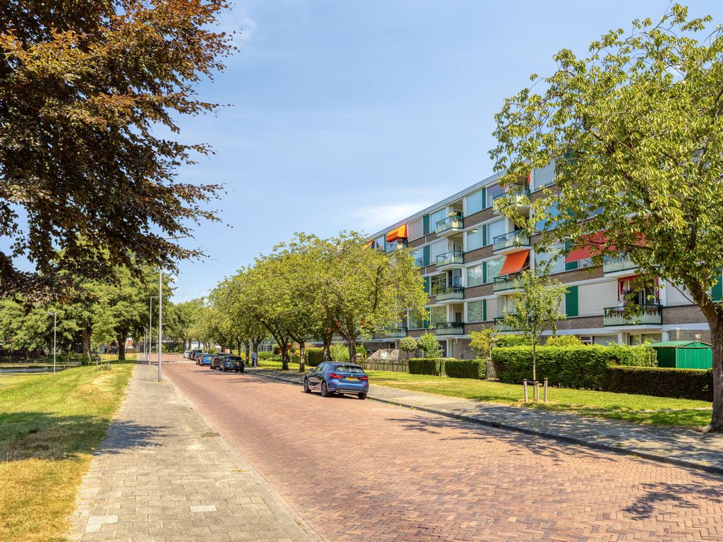 Rembrandtsingel 37, Rozenburg
