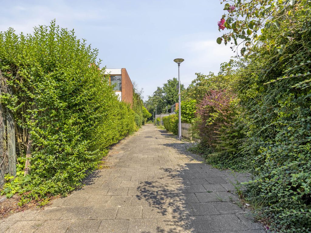 Zilverdistel 24, Rotterdam