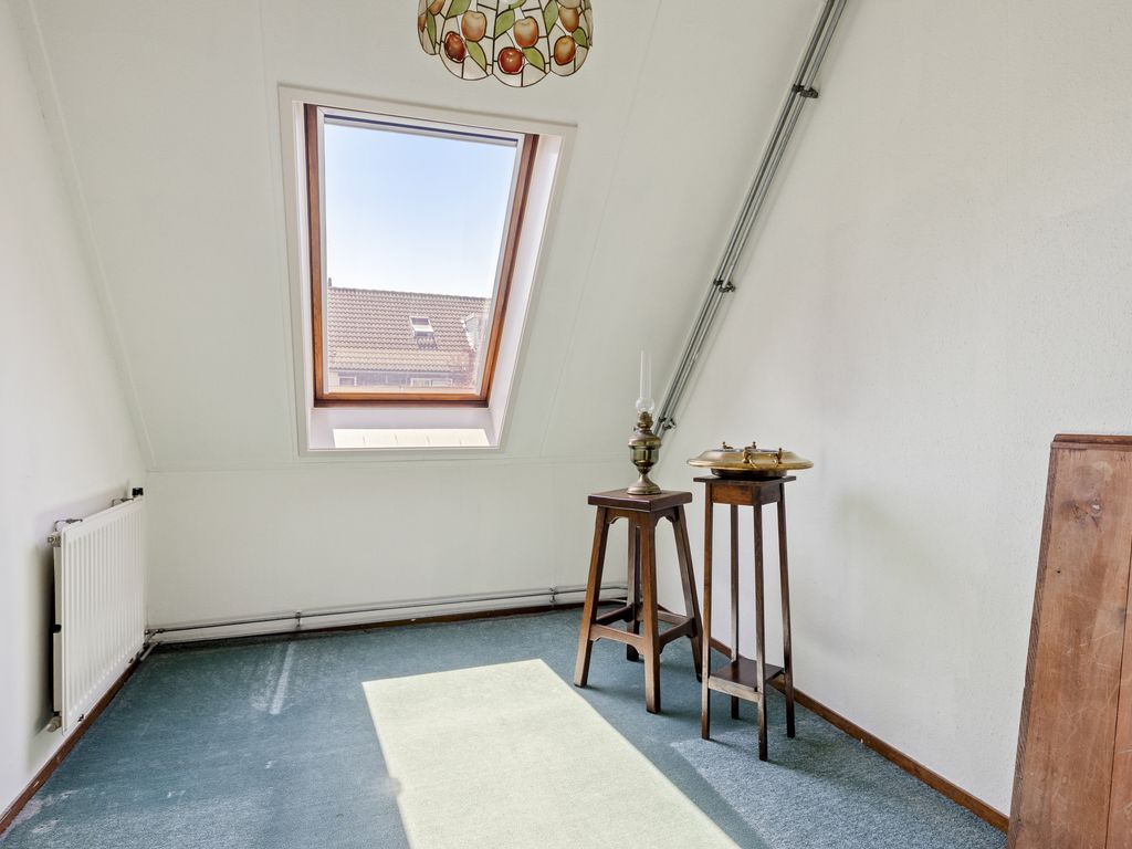 Lisdodde 15, Hoogvliet