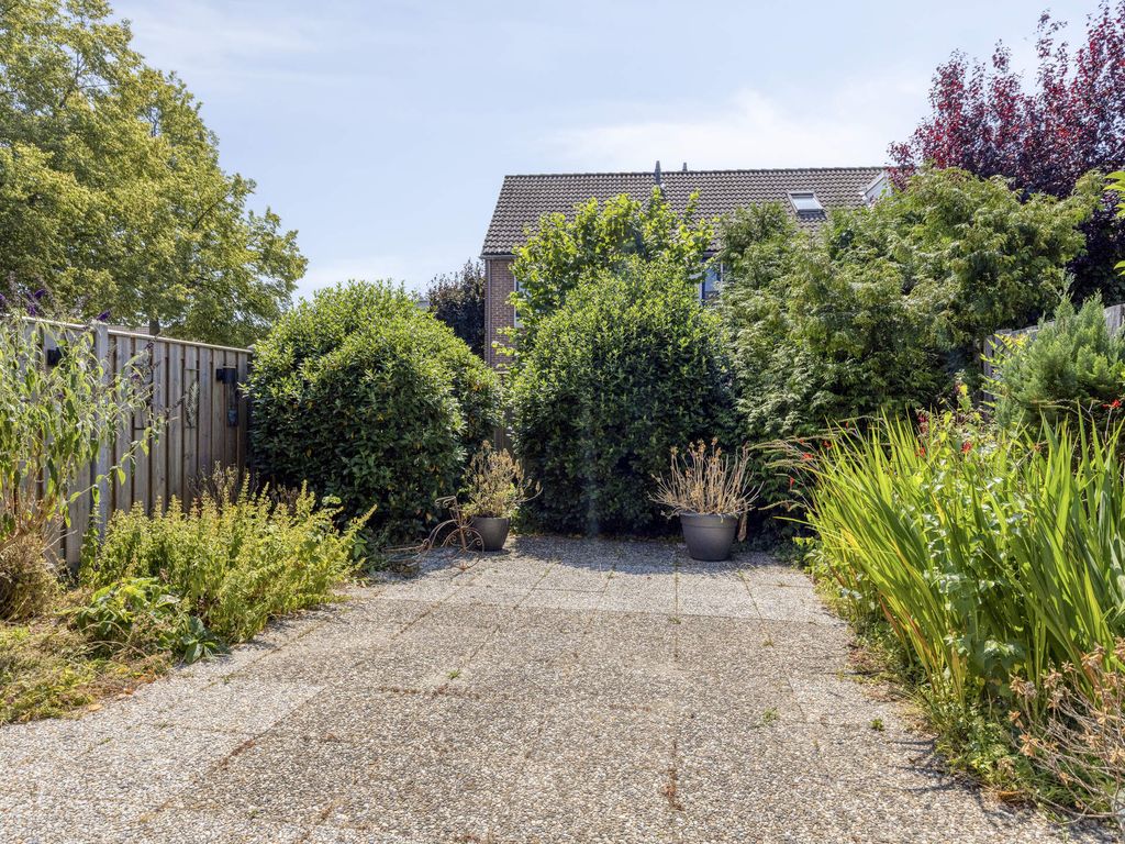Lisdodde 15, Hoogvliet