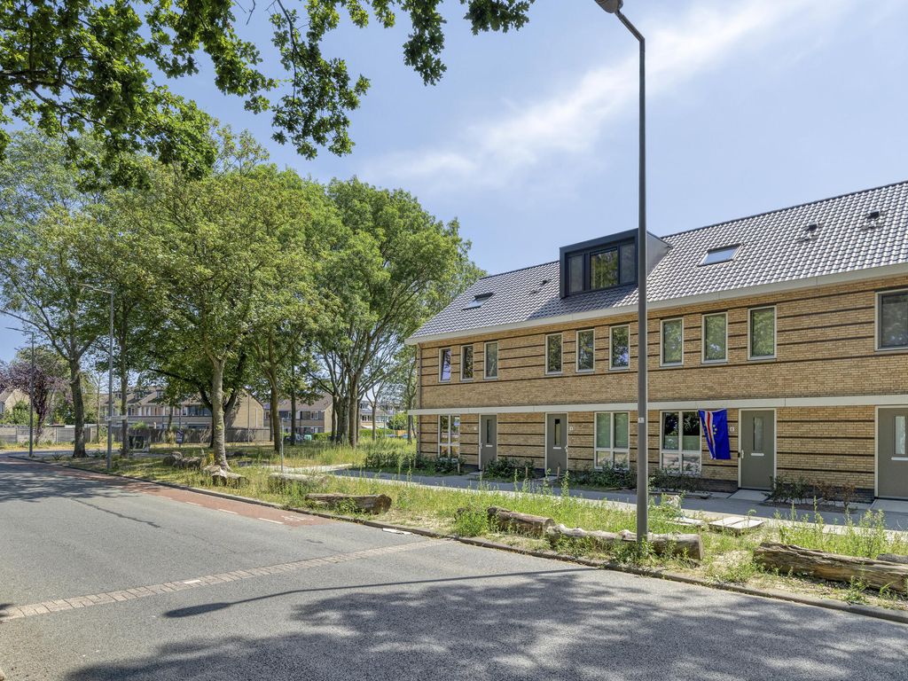 Holwinde 2, Hoogvliet
