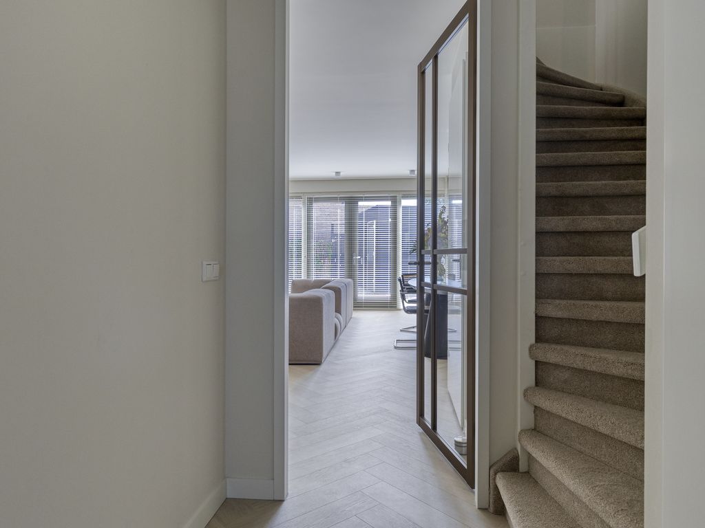 Holwinde 2, Hoogvliet