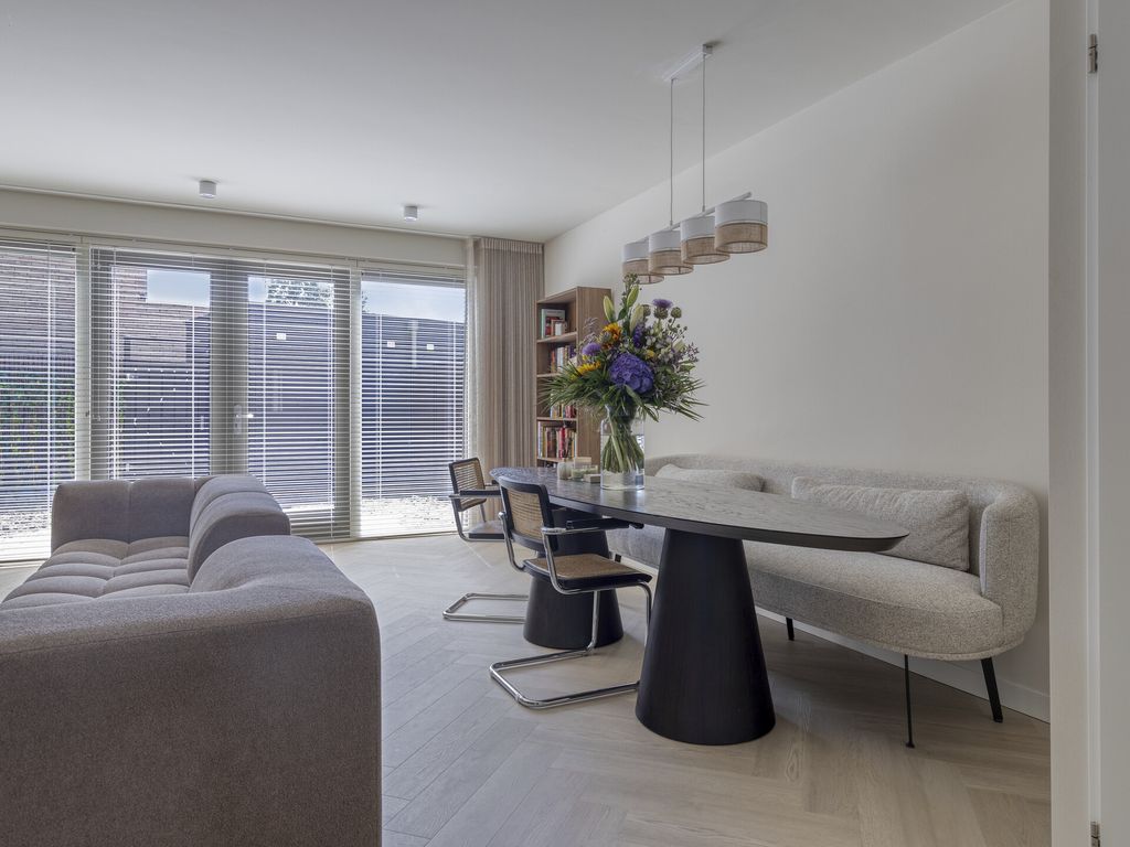 Holwinde 2, Hoogvliet