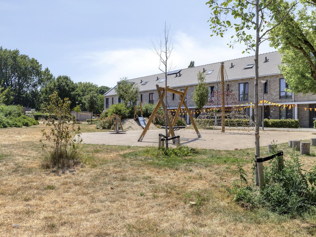 Holwinde 2, Hoogvliet