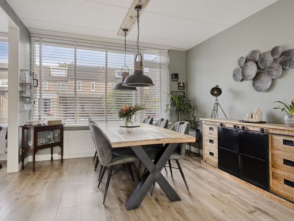 Bongweg 8, Hoogvliet