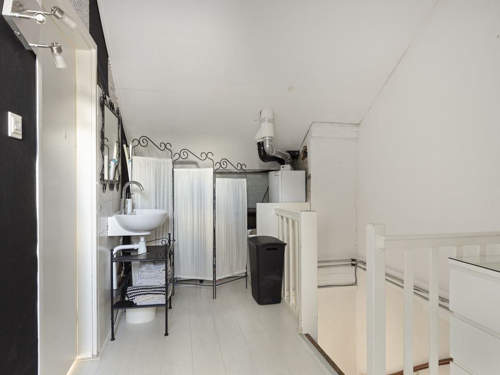 Bongweg 8, Hoogvliet