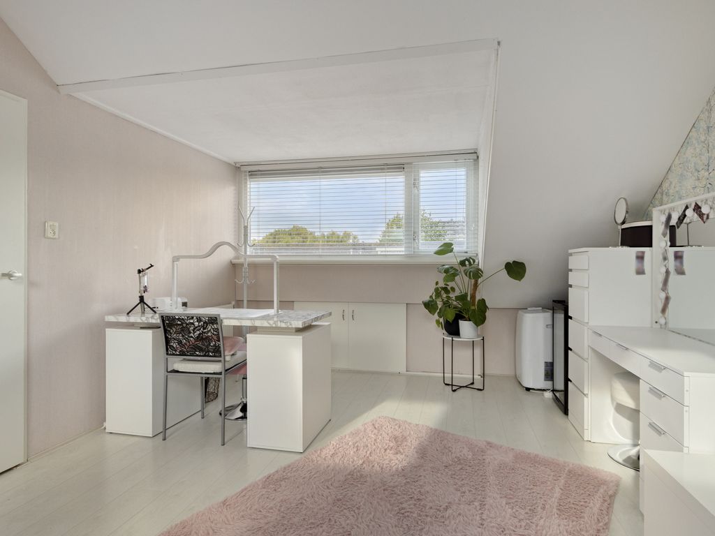 Bongweg 8, Hoogvliet