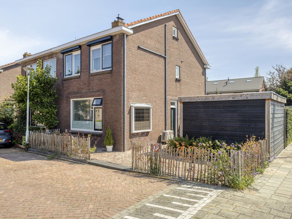 Wilhelmina Geevestraat 38, Poortugaal