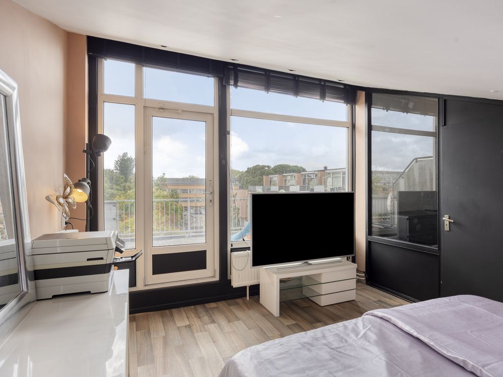 Kapittelhoek 12, Hoogvliet