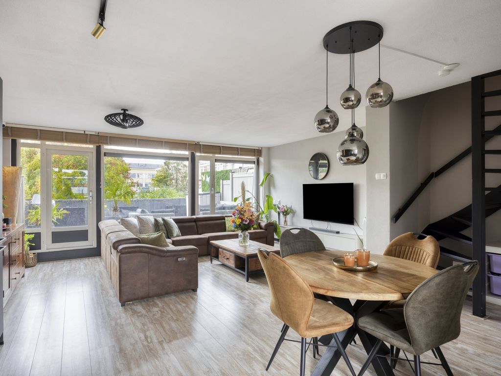 Kapittelhoek 12, Hoogvliet