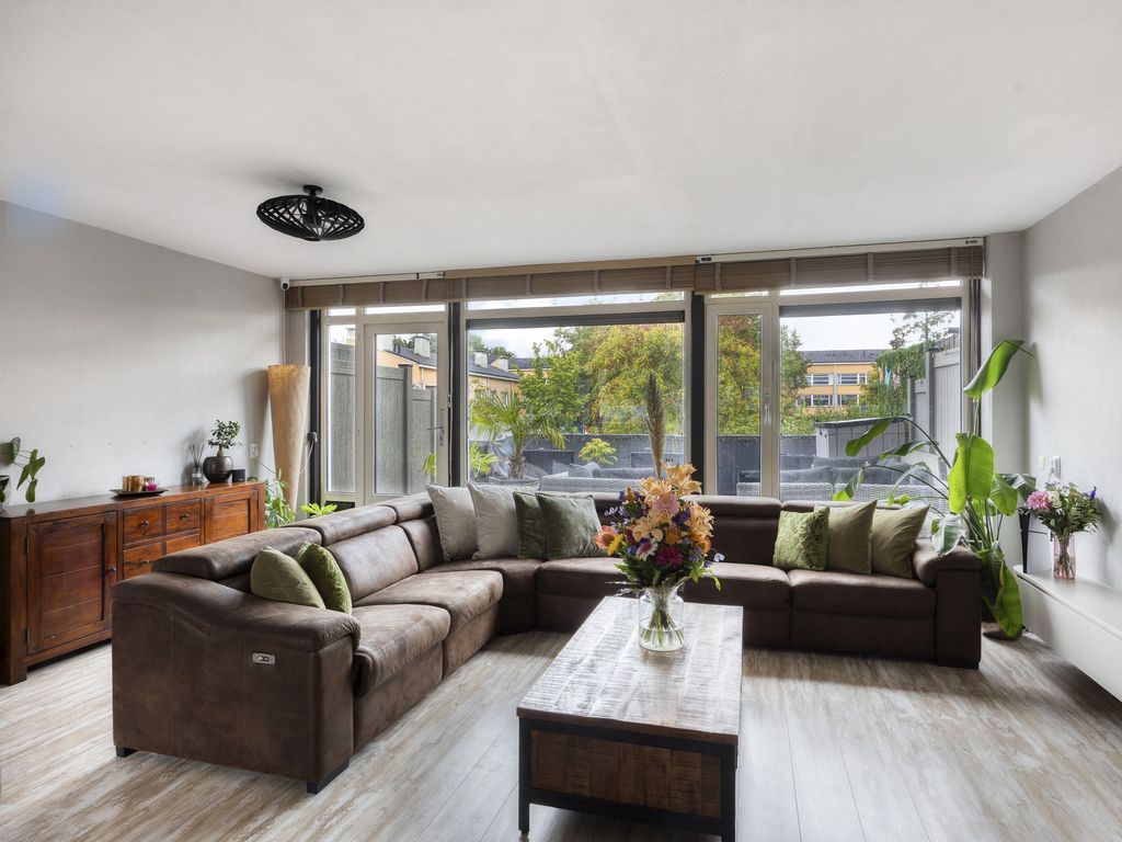 Kapittelhoek 12, Hoogvliet