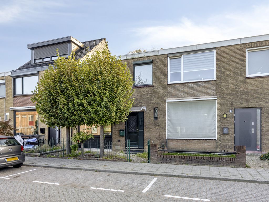 Van Zyll de Jongstraat 92, Pernis