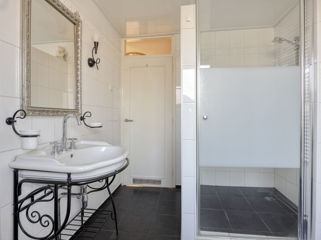 Van Zyll de Jongstraat 92, Pernis