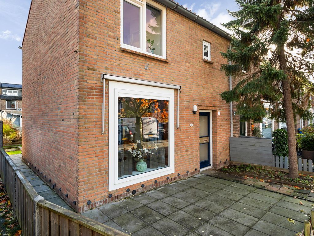 Overhandstraat 18, Pernis