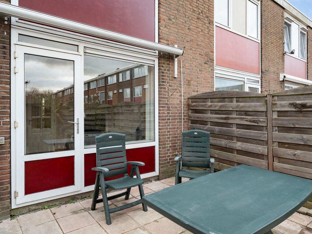 Van Zyll de Jongstraat 17, Pernis