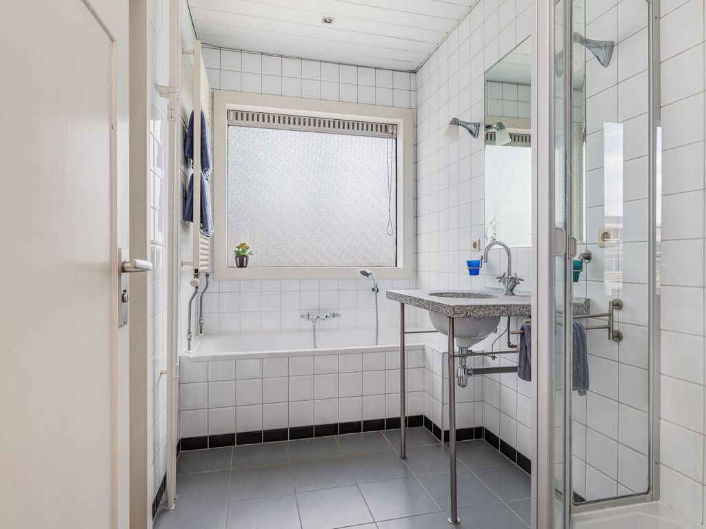 Adrianalaan 82, ROTTERDAM