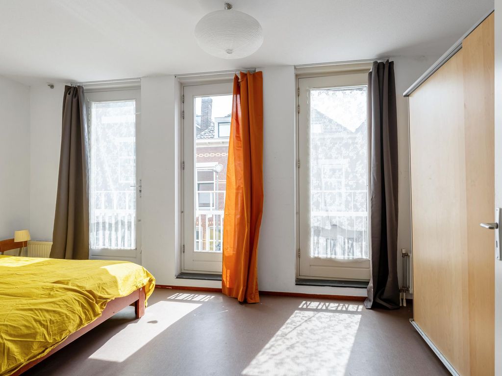 Zestienhovenstraat 21, ROTTERDAM
