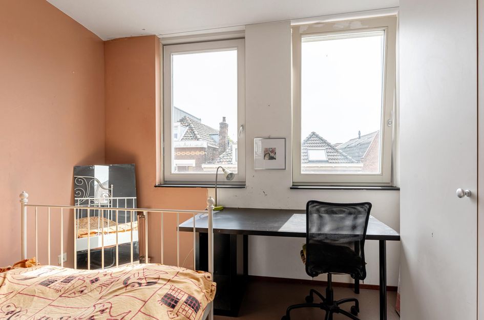 Zestienhovenstraat 21