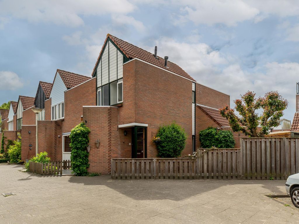 Esdoornlaan 26, BERKEL EN RODENRIJS
