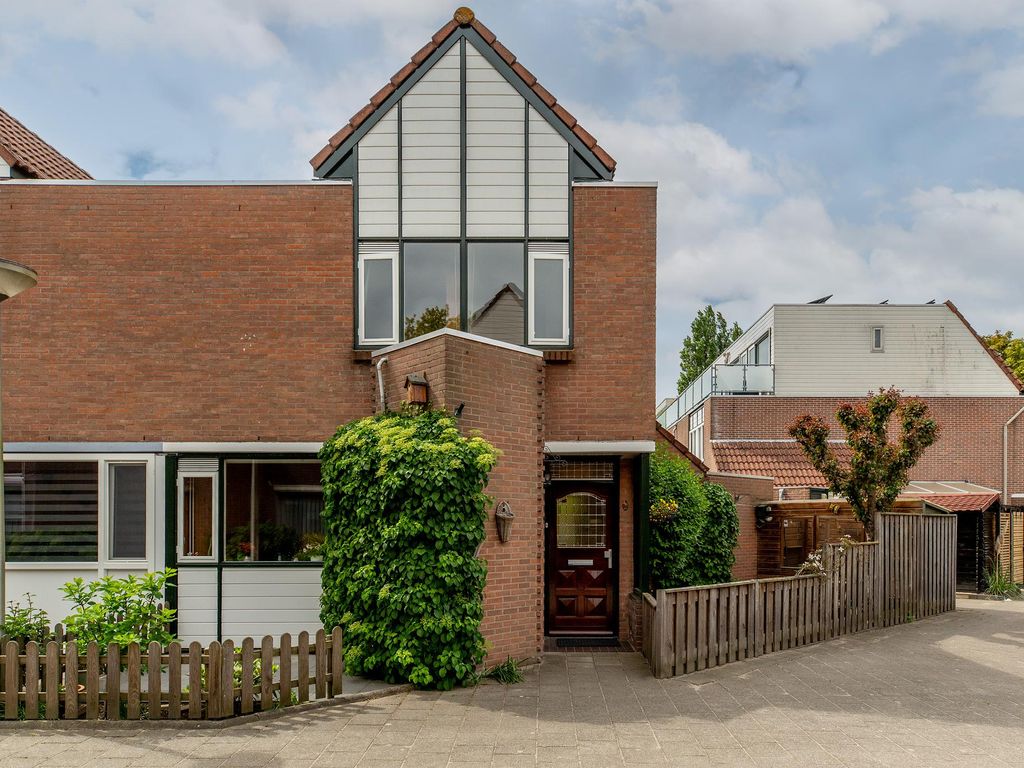 Esdoornlaan 26, BERKEL EN RODENRIJS