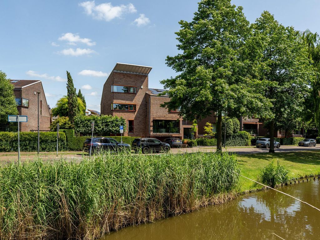 Nico van der Valkweg 2, ROTTERDAM