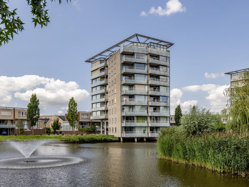 Joop den Uyllaan 11, SCHIEDAM