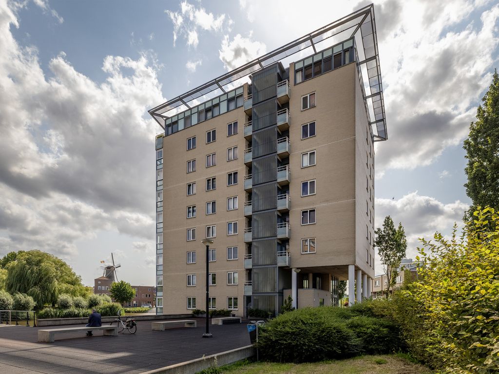 Joop den Uyllaan 11, SCHIEDAM