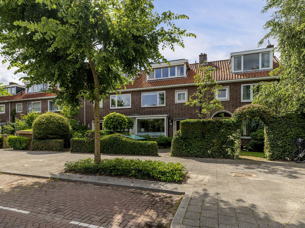 Burgemeester Le Fèvre de Montignylaan 210, ROTTERDAM